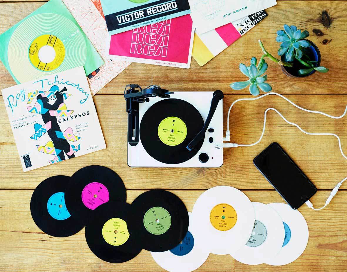 The compact record cutter is powered by USB and sound for recording is input via an auxiliary cable