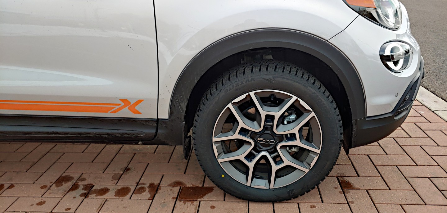 The Trekking package for the Fiat 500X adds extra decals – our test model also included winter tires