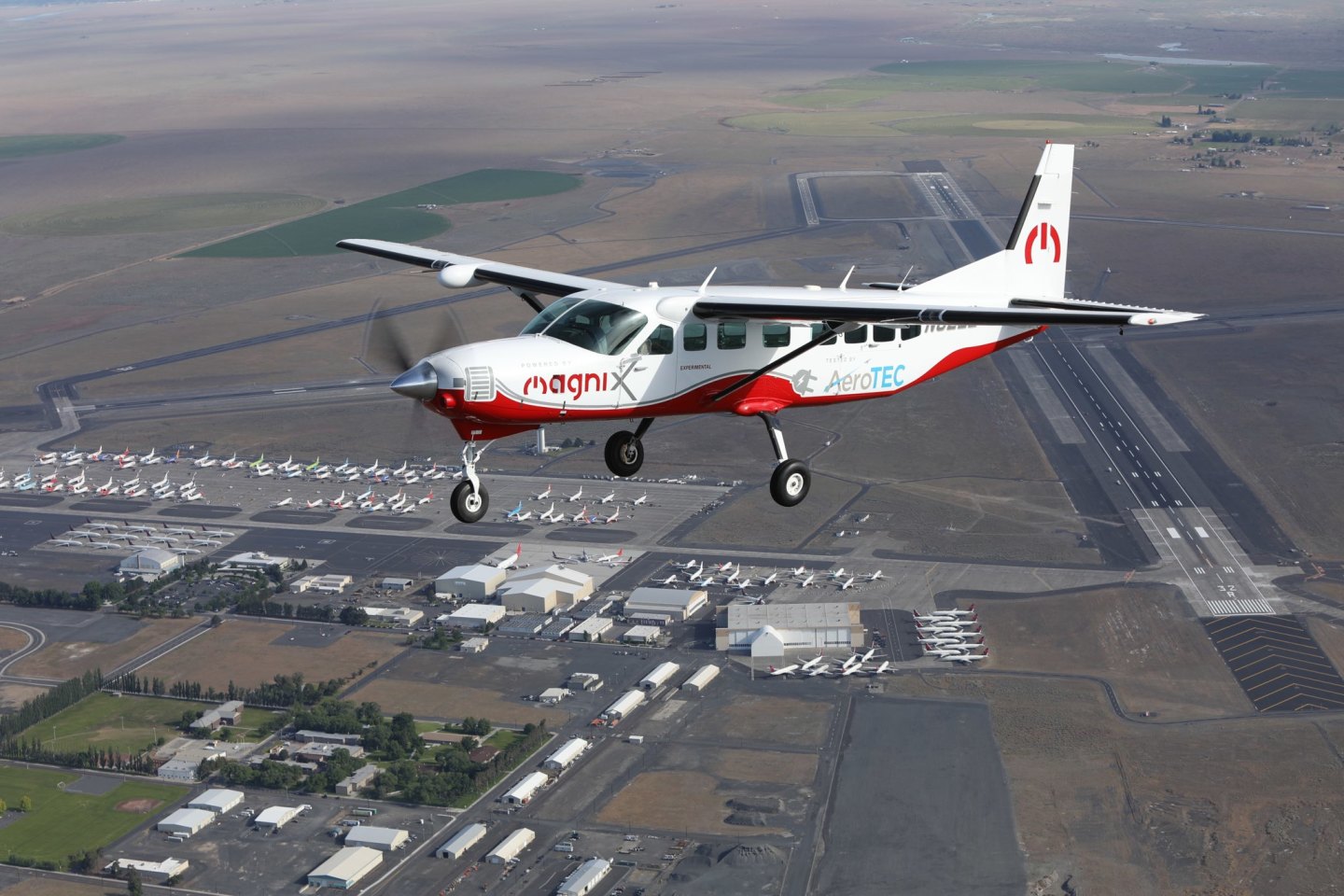 The future of aviation is looking a little greener today, with a nine-seat Cessa aircraft fitted out with an all electric propulsion system successfully completing its first flight