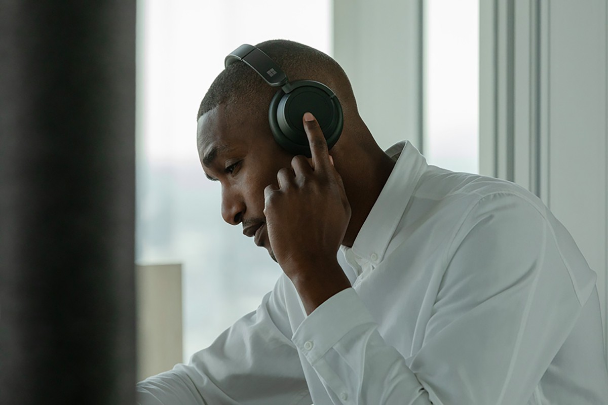 The Surface Headphones 2 are Microsoft's premium, noise-canceling headphones