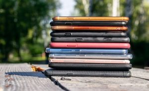 China smartphone market dips on 5G weakness