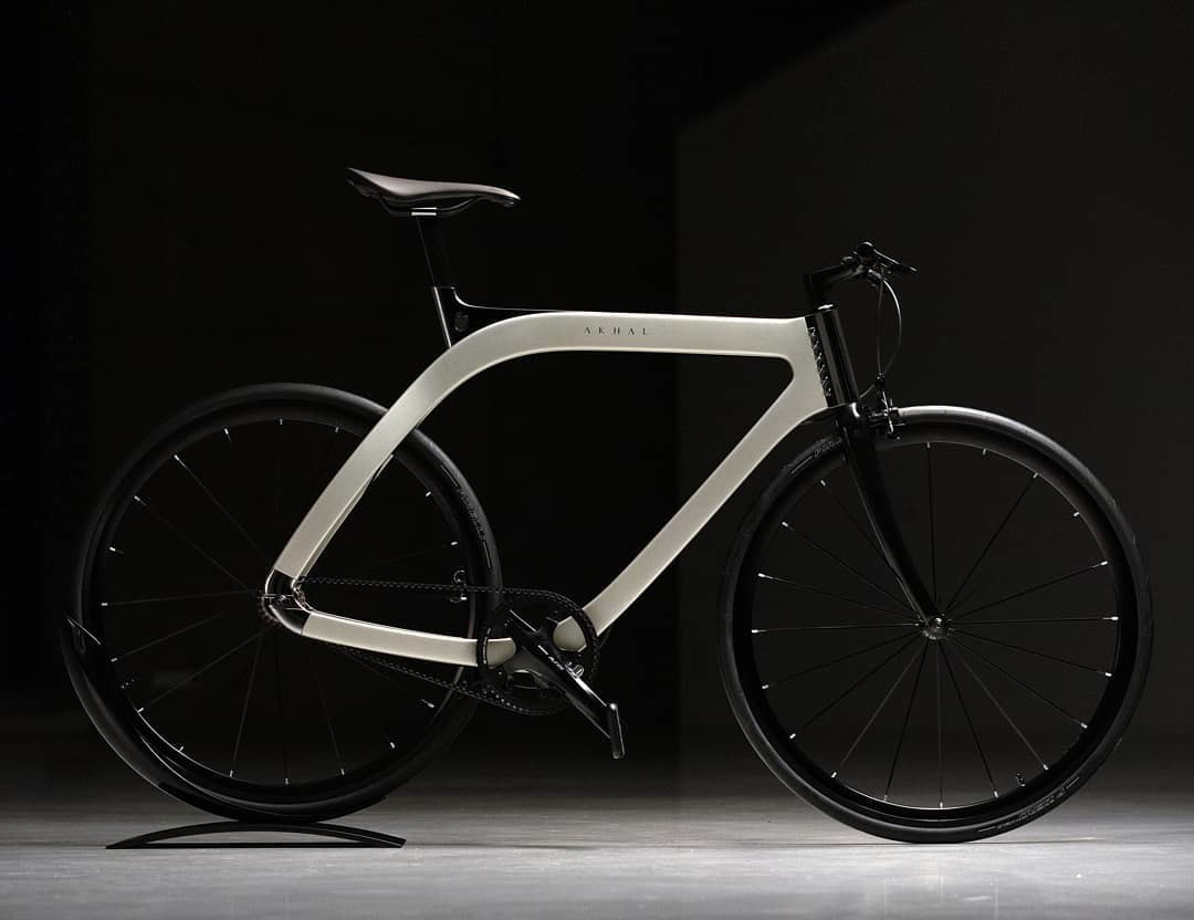 The Akhal, in Shine white