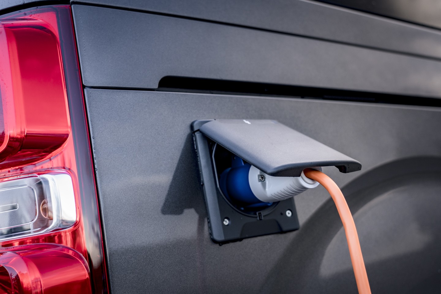The Vivaro E that will underpin the electric offers up to 205 miles of driving range per charge and can charge to 80 percent in 45 minutes with 100-kW fast charging