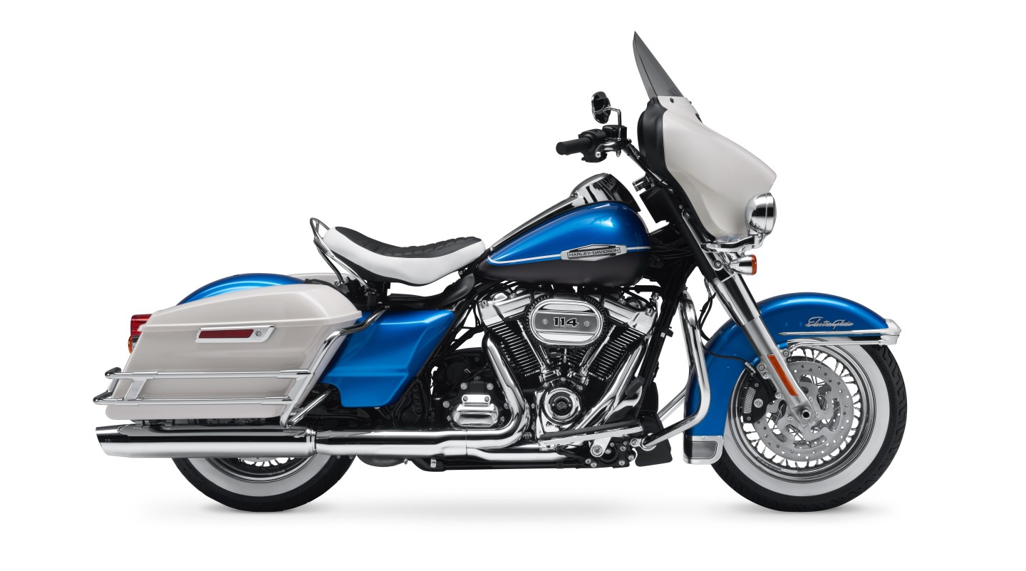The 2021 Harley-Davidson Electra Glide Revival contrasts the Hi-Fi Blue and Black Denim bodywork with Birch White fairing and side cases