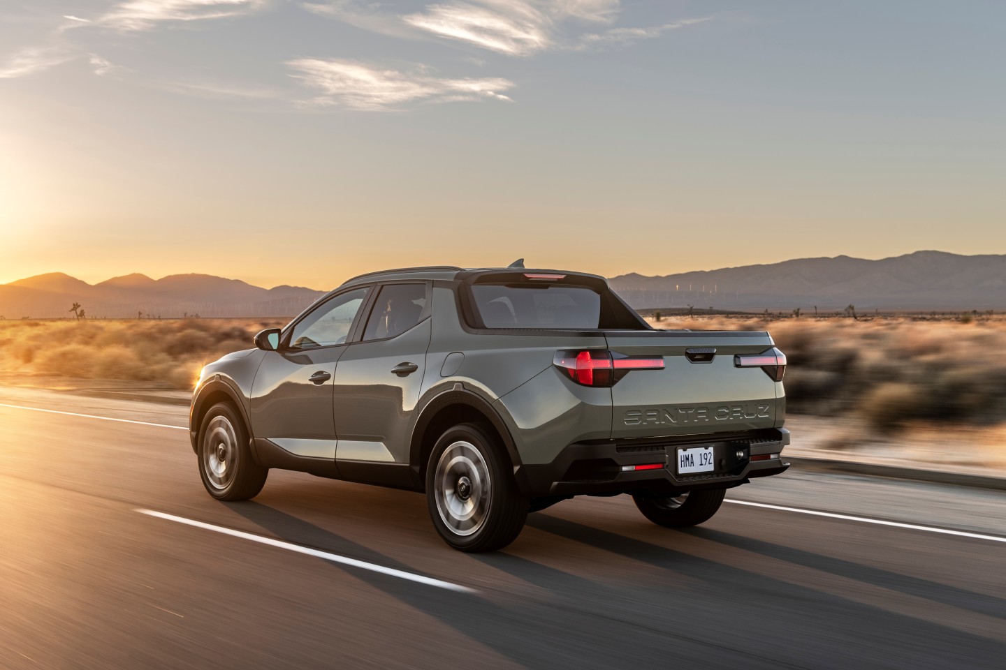 In its overall design, the Santa Cruz straddles the line between crossover-SUV and pickup truck