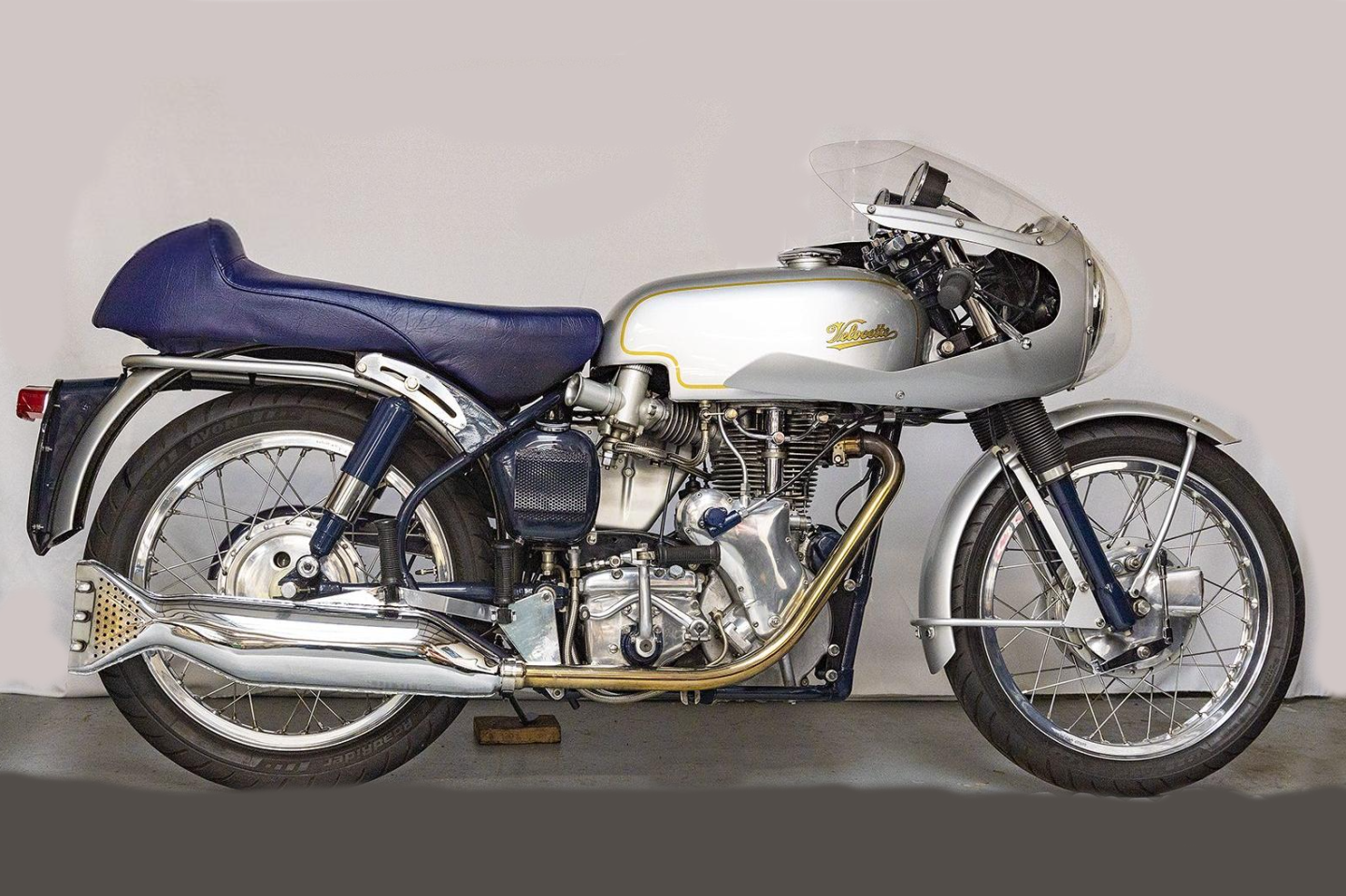 This 1965 Velocette 499cc Thruxton is estimated to sell for between $36,920 to $39,760 (£26,000 to £28,000 ) at Bonhams’ Three-day Summer Motorcycle Sale on 2-4 July, 2021