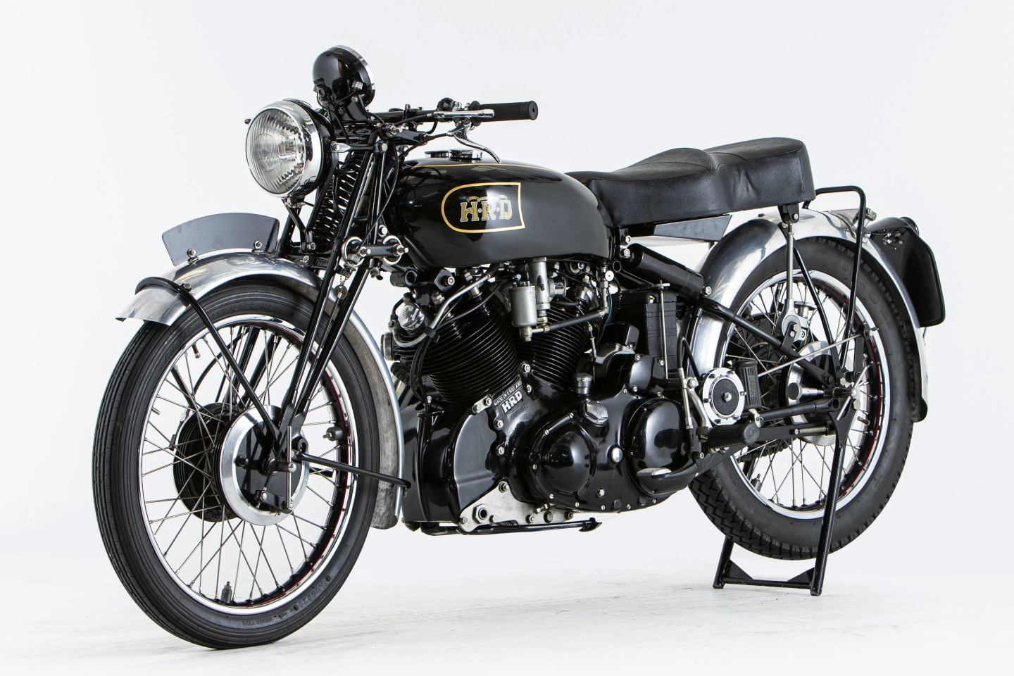 This 1949 Vincent-HRD 998cc Series-B Black Shadow is estimated to sell for between $99,400 to $142,000 (£70,000 to £100,000) at Bonhams’ Three-day Summer Motorcycle Sale on 2-4 July, 2025