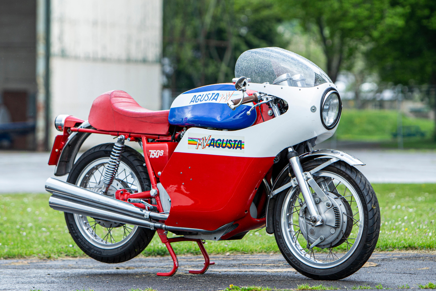 This 1973 MV Agusta 750S is estimated to sell for between $85,200 to $113,600 (£60,000 to £80,000) at Bonhams’ Three-day Summer Motorcycle Sale on 2-4 July, 2021