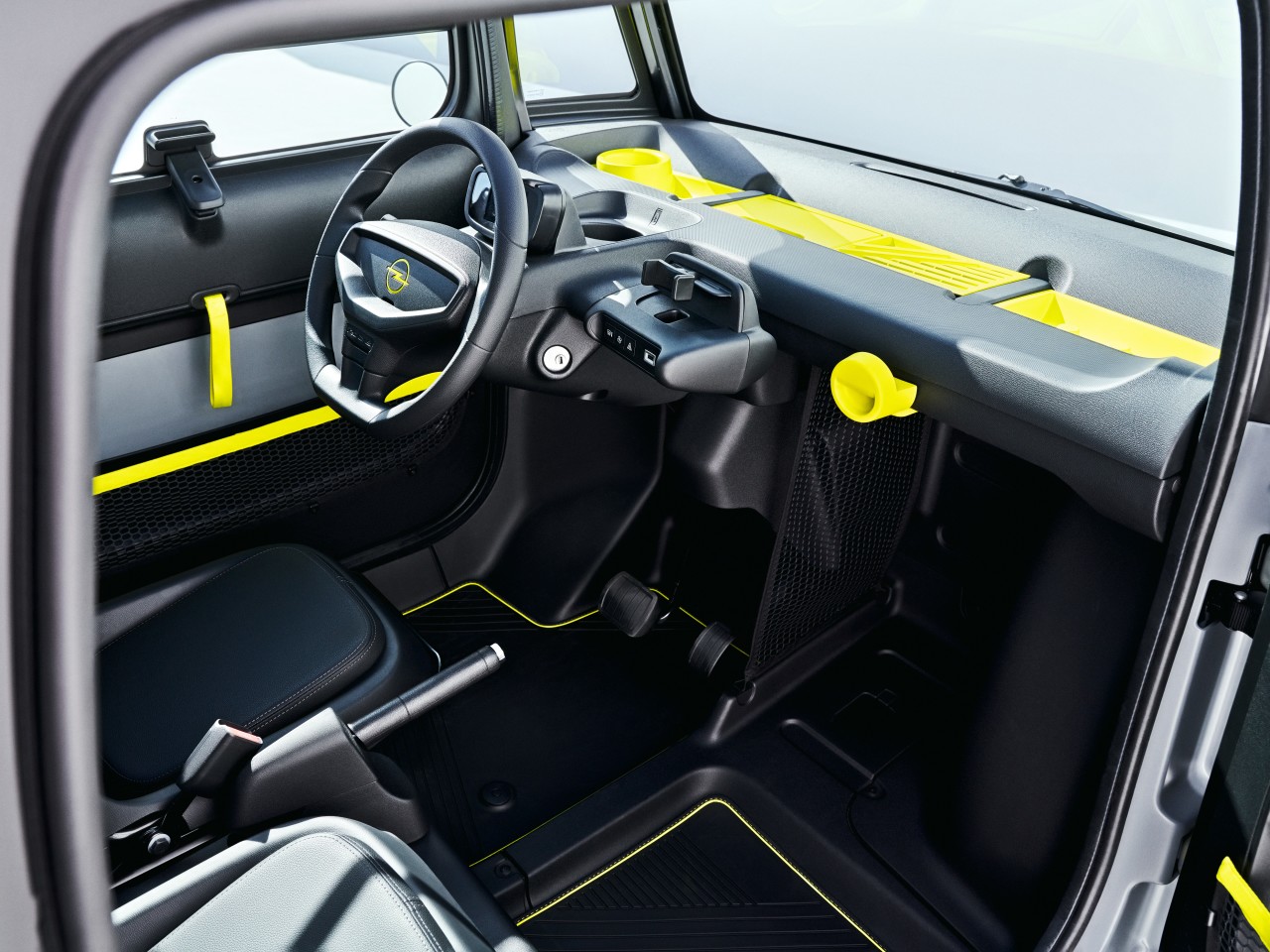 The driver can keep an eye on speed, range and driving mode courtesy of the small display in front of the steering wheel