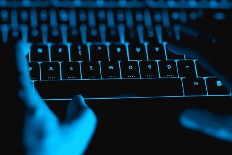 dark-keyboard-covert-security-dark-web.jpg