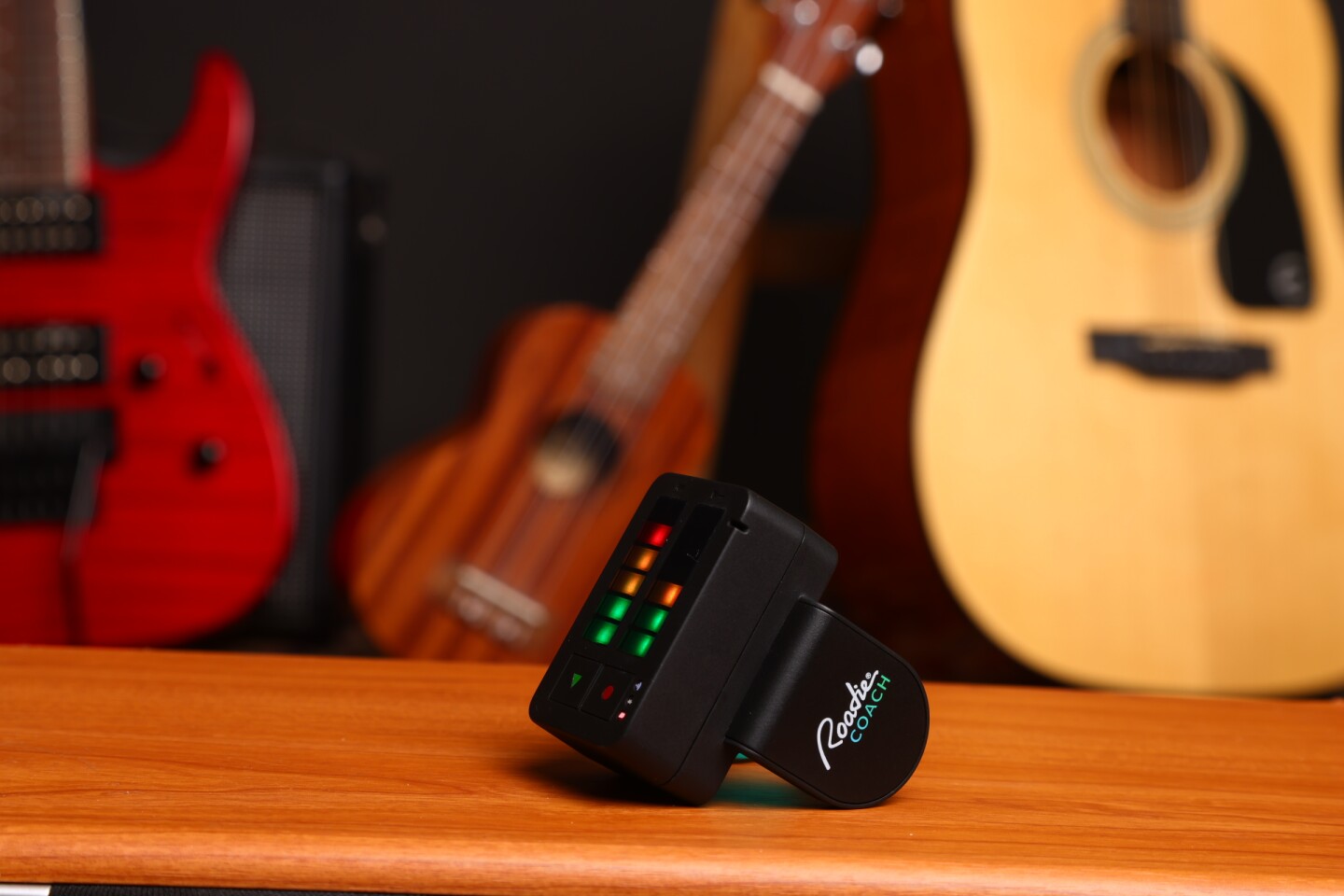 The Roadie Coach works with a companion mobile app over Bluetooth to help students to learn songs, skills and techniques