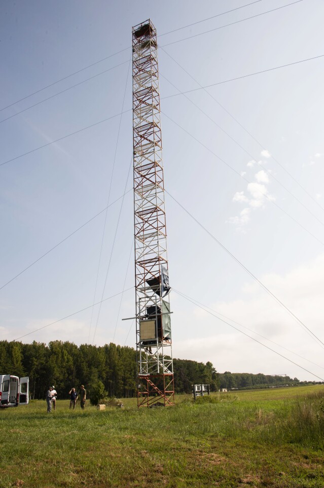 Rectifying antenna attached to a receiver antenna