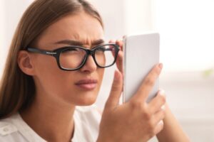 Double your phone screen’s size with this clever magnifier