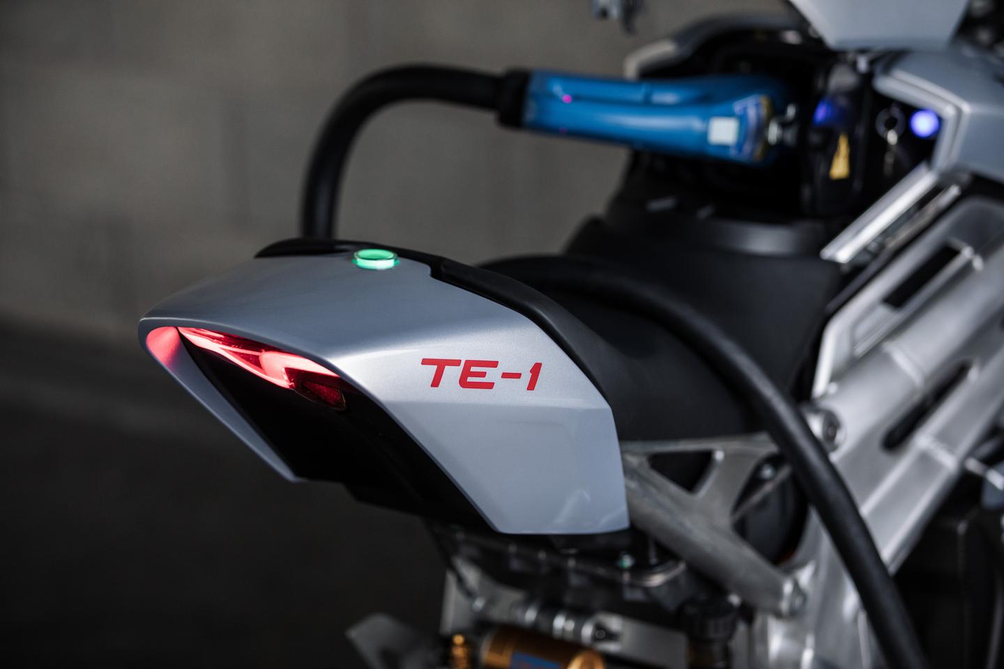 Triumph and Williams Advanced Engineering suggest the TE-1 can achieve 0-80 percent charge in just 20 minutes, almost half the current industry standard for electric motorcycles