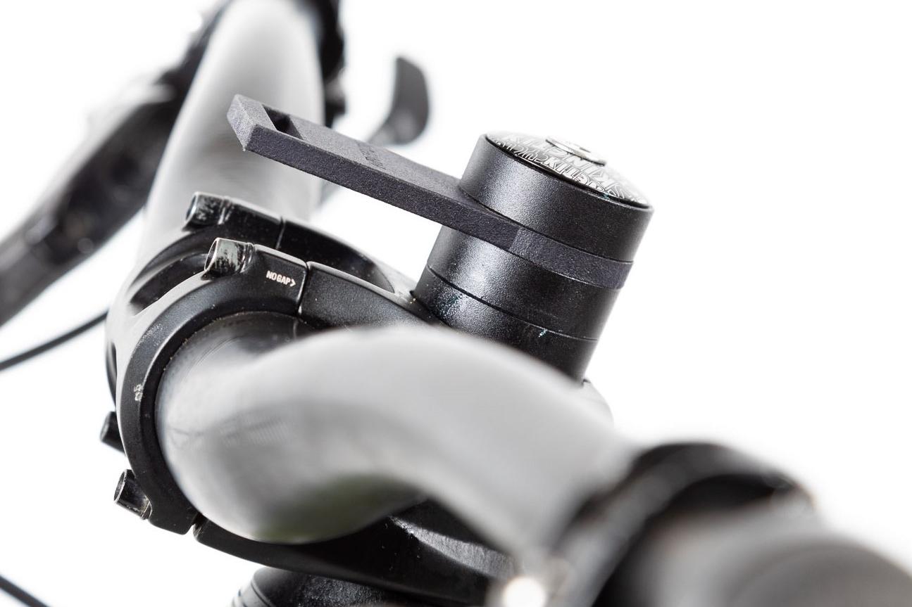 The Haf-Clip can be installed above or below the stem