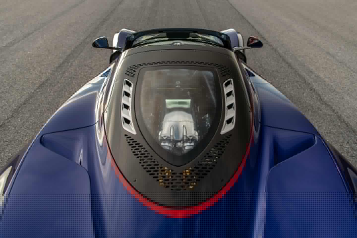 Hennessey highlights the twin-turbo "Fury" V8 with a specially developed tempered glass panel