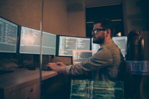 How to easily manage chroot environments in Linux with Atoms