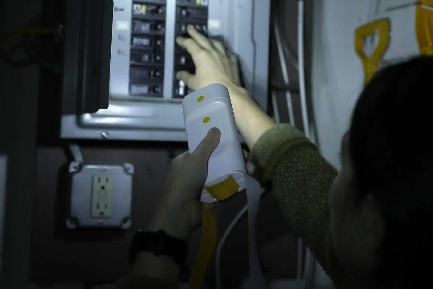 The larger flashlight module is easier for users to hold onto, plus its higher-capacity battery allows for longer runtimes