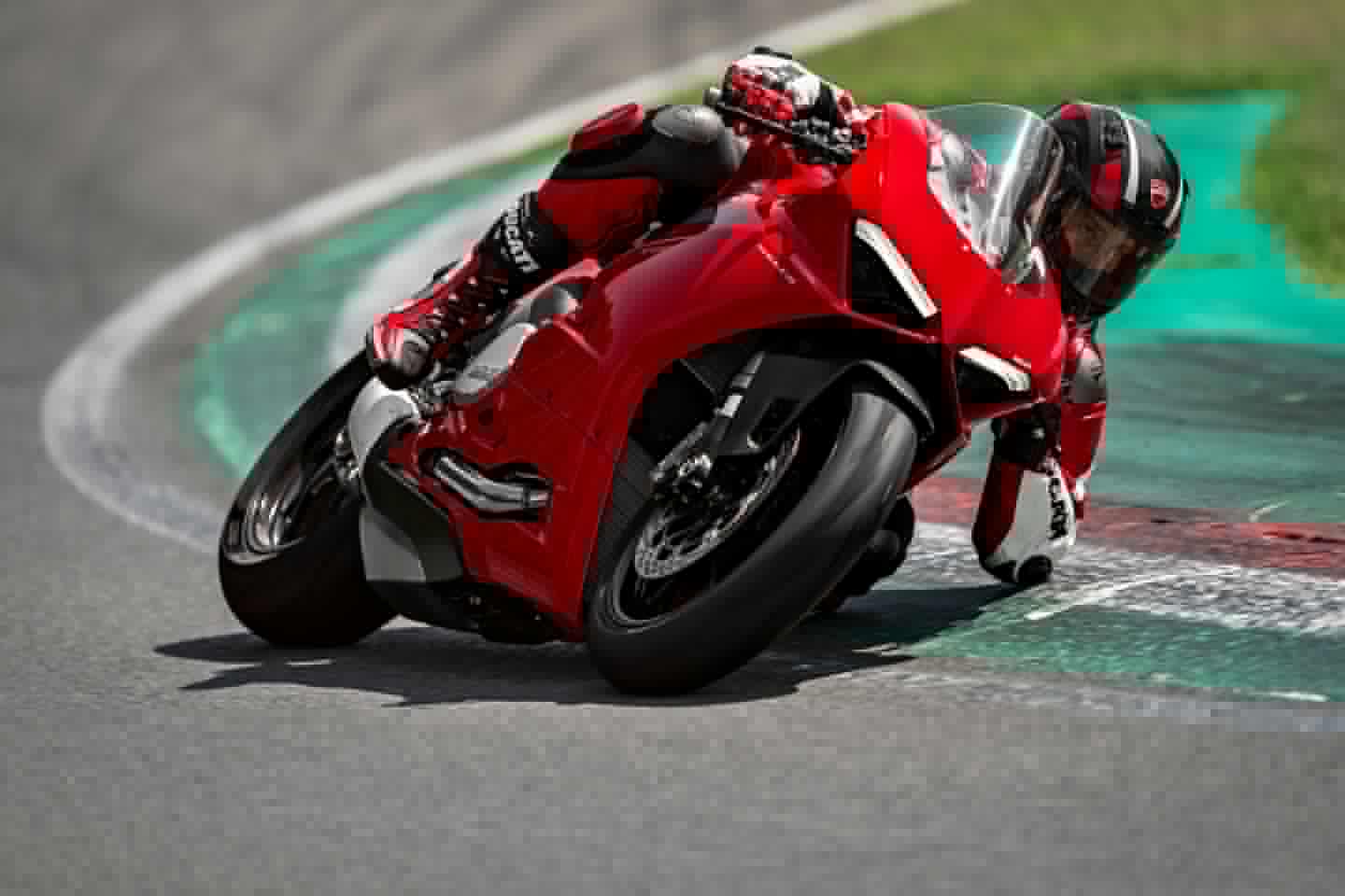Itchy elbows? The Panigale's got you covered