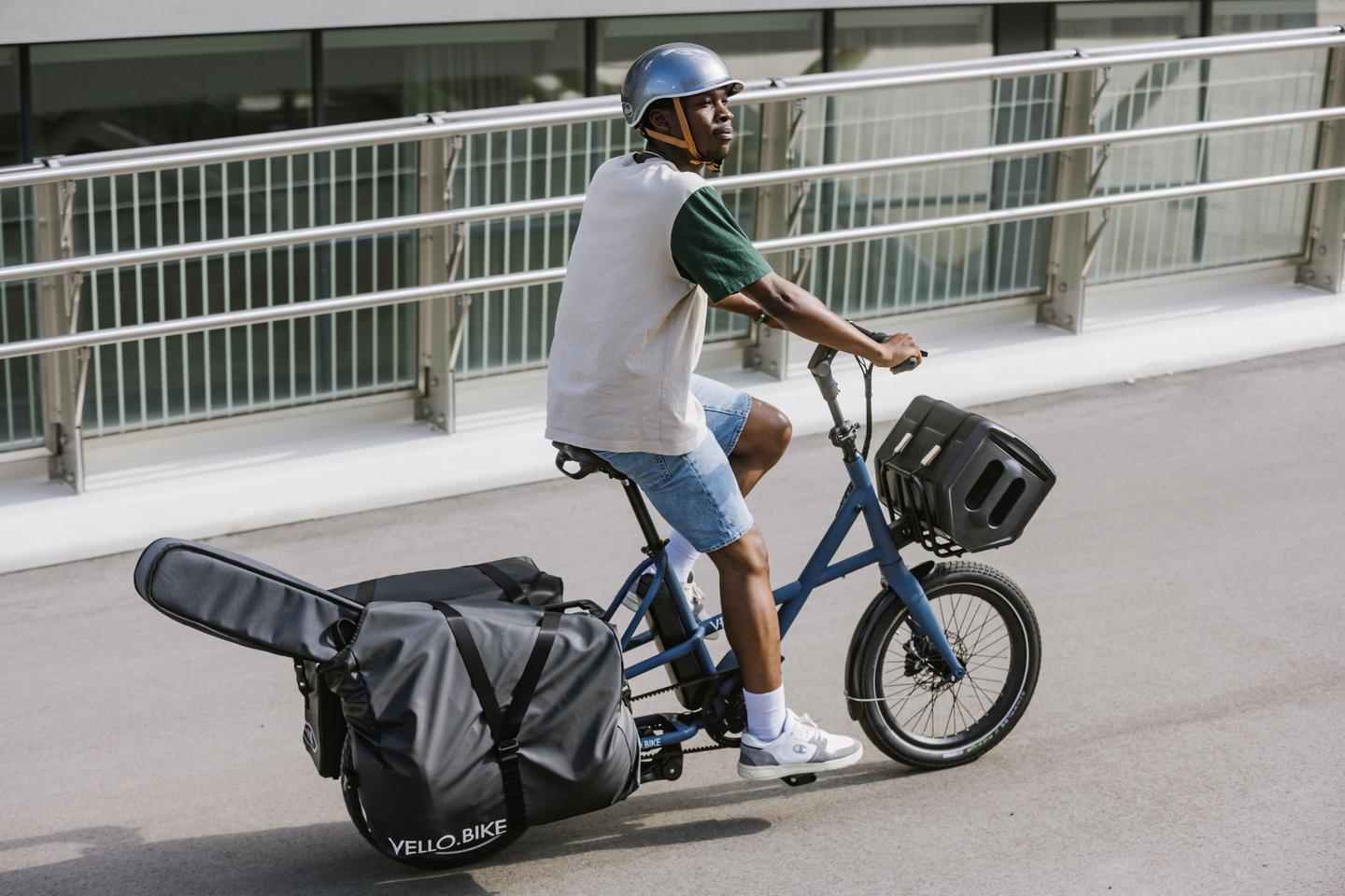 Billed as one of the lightest cargo ebikes around, riders can haul all kinds of gear with the Vello Sub