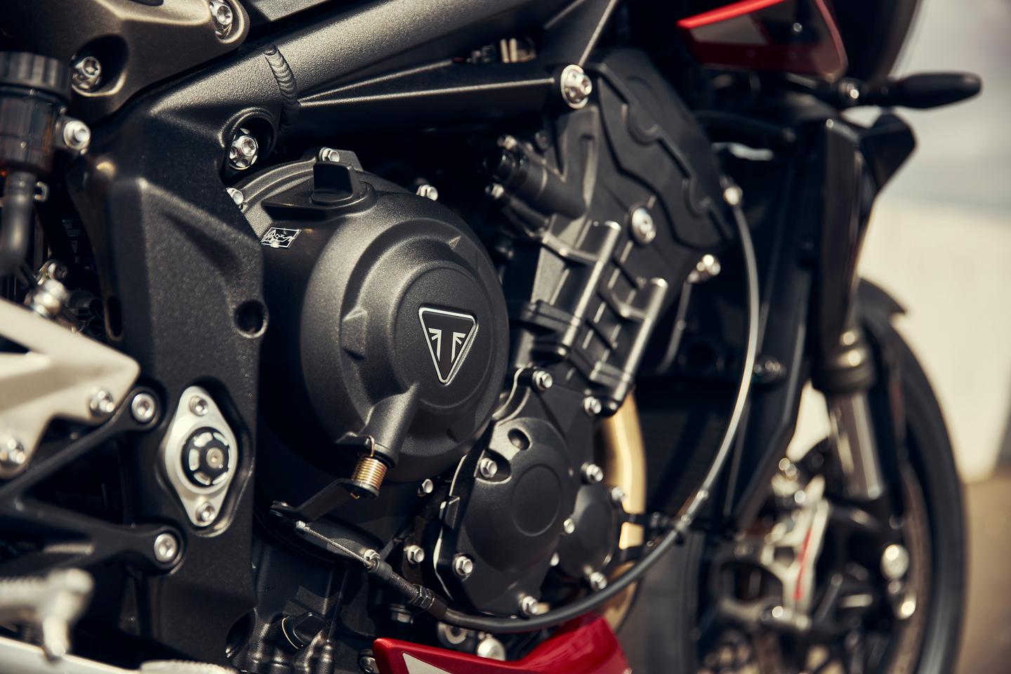 Triumph introduced a lot of changes to the in-line triple engine of the 2023 Street Triple 765 in order to raise its output up to 128 hp