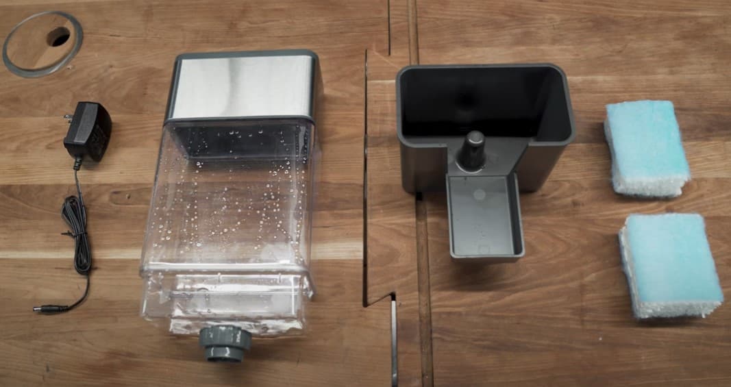 Water reservoir and filters