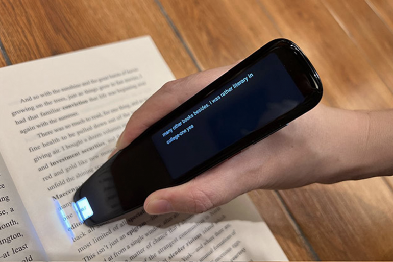This scanning pen translates into 112 languages