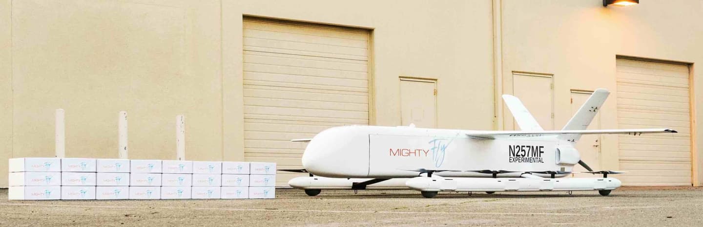 Carying up to 96 small UPS packages in an internal cargo bay, the Cento picks up and drops off using an autonomous conveyor belt