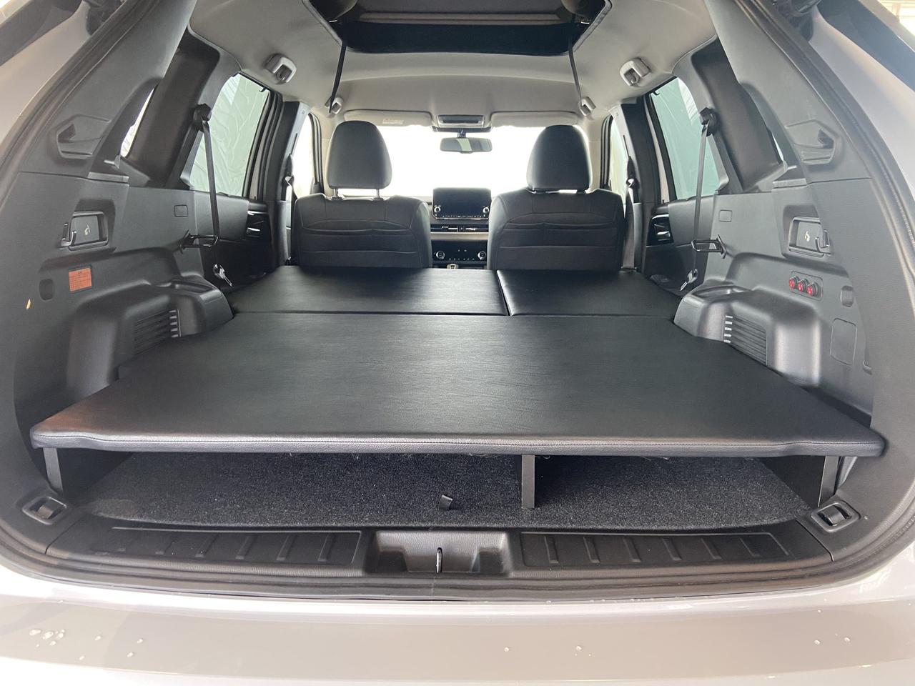 Mitsubishi Outlander PHEV E:Pop folding double bed