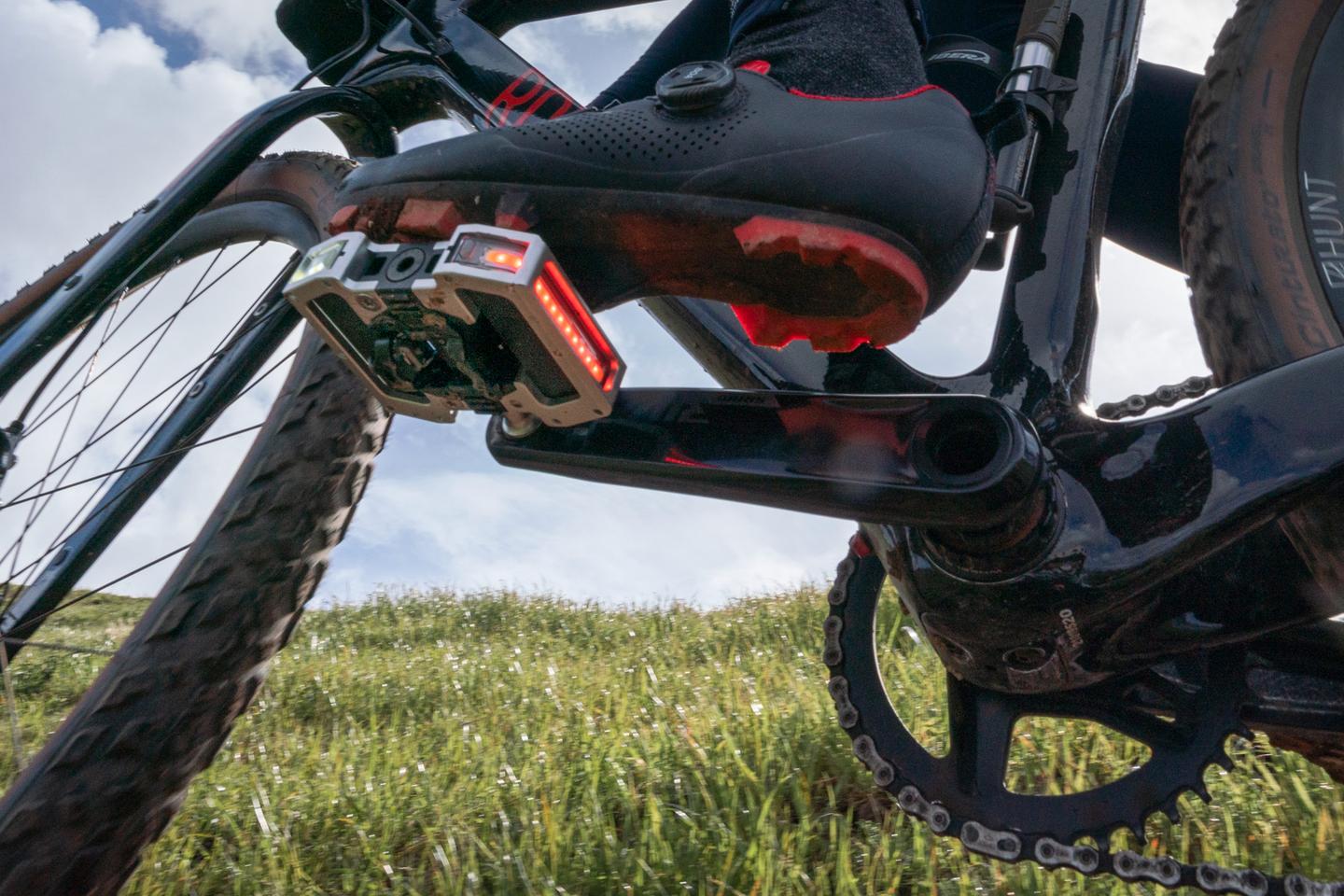 Mountain bikers can use the pedals with or without their removable platform