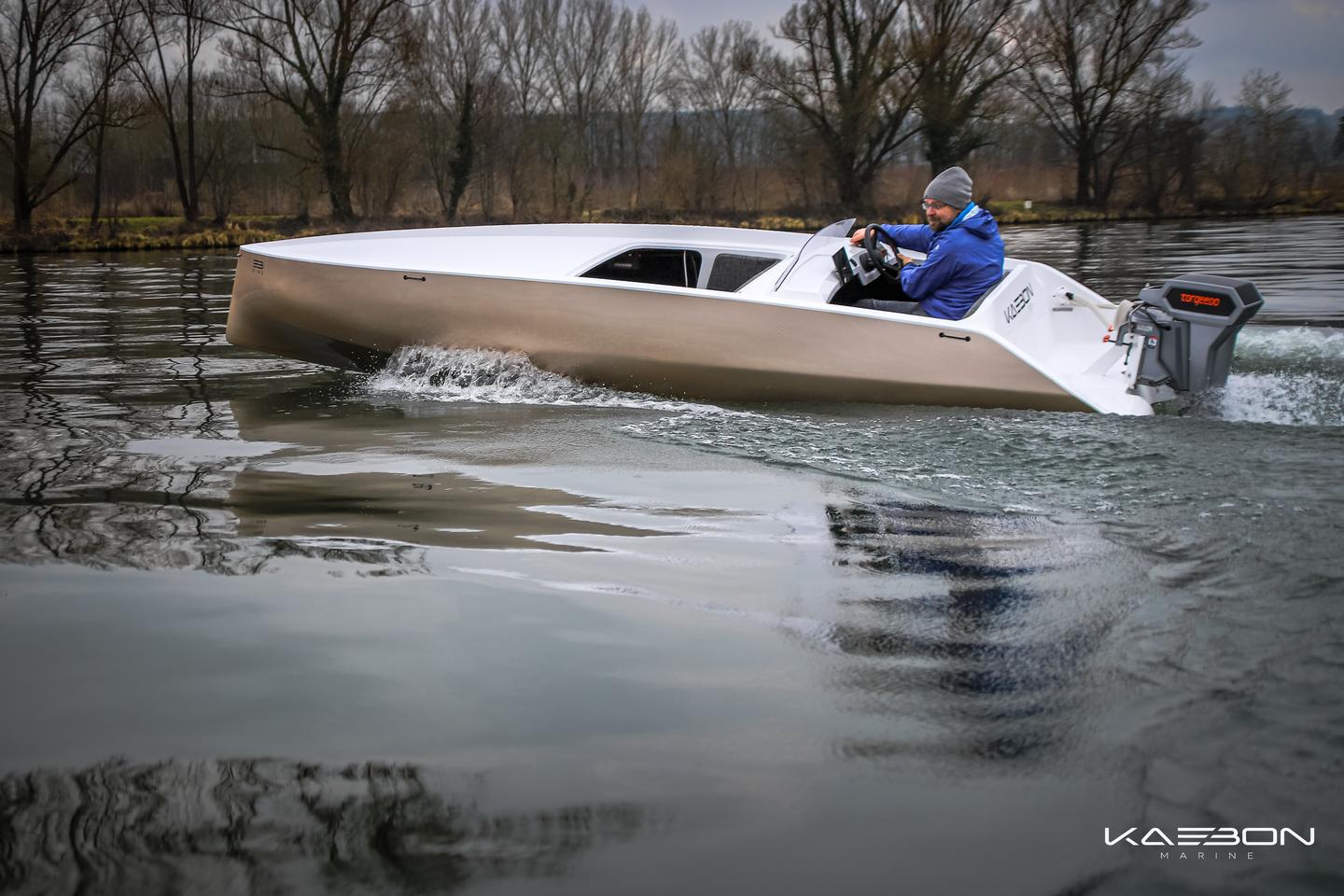 The EB Eins is 17.2 feet long with a