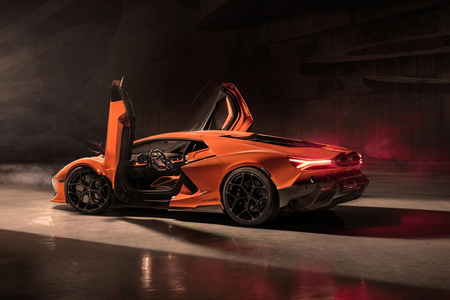 Lamborghini's iconic scissor doors continue on