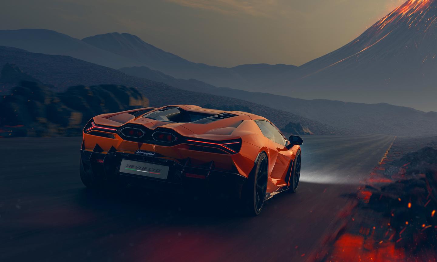 The Lamborghini Revuelto 0 to 62 in 2.5 seconds