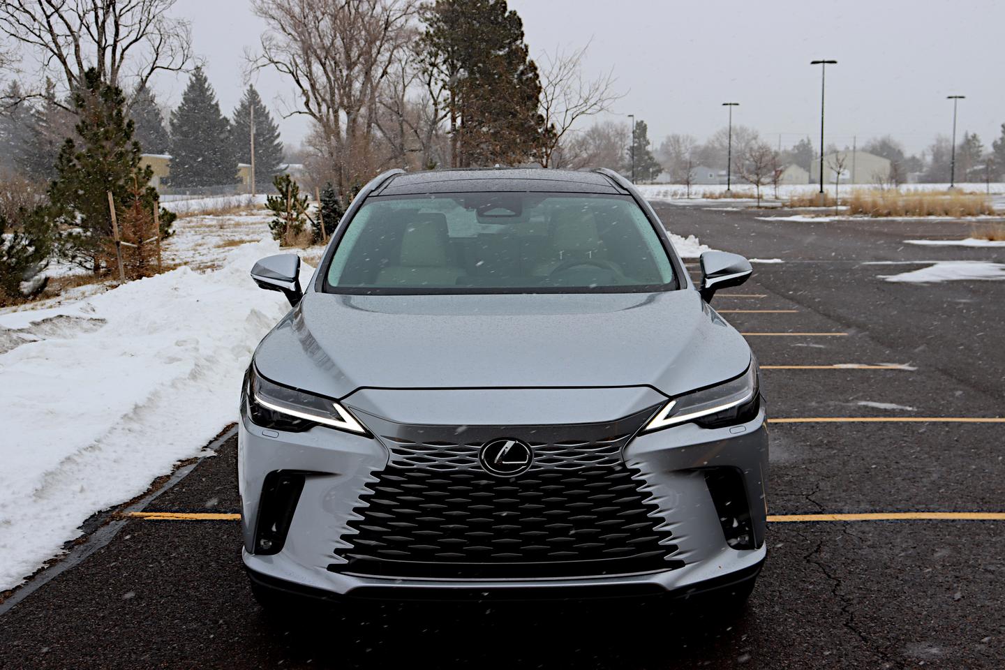 Under the hood of the new 2023 Lexus RX 350h is a four-cylinder engine and hybrid system replacing the previous V6