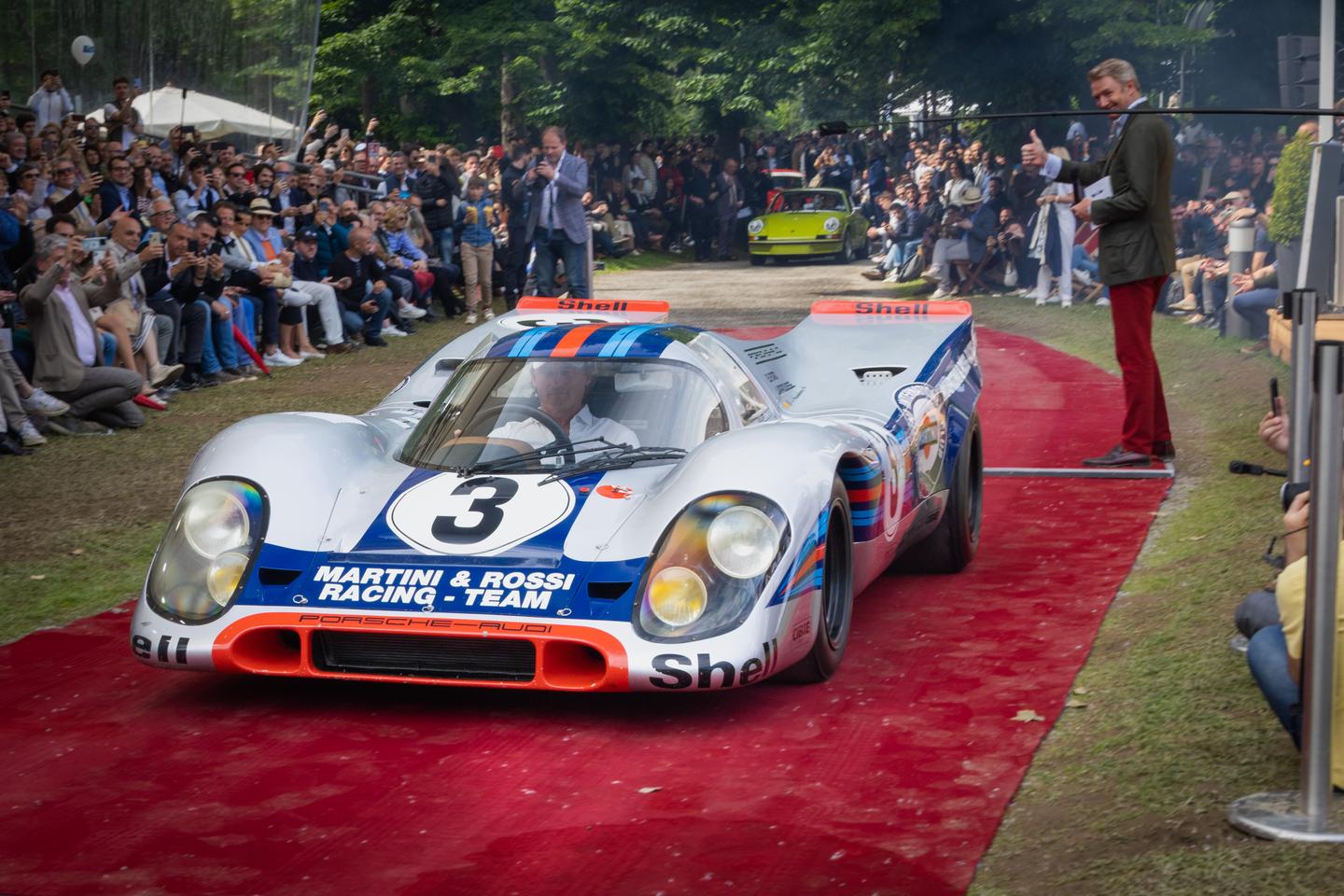 This Porsche experienced the complete evolution of the 917, having been part of that historic homologation line-up of 25 identical racing cars outside Porsche on 21 April 1969, fully experiencing the initial handling woes of being a Long Tail 917, then being transformed into the world-beating K specification. It looked just like this when it completed 2175.8 kilometers at 181.053 km/h to win the 1971 Sebring 12 Hour Race for the Martini & Rossi Racing Team … and most importantly, it sounded just like this too.