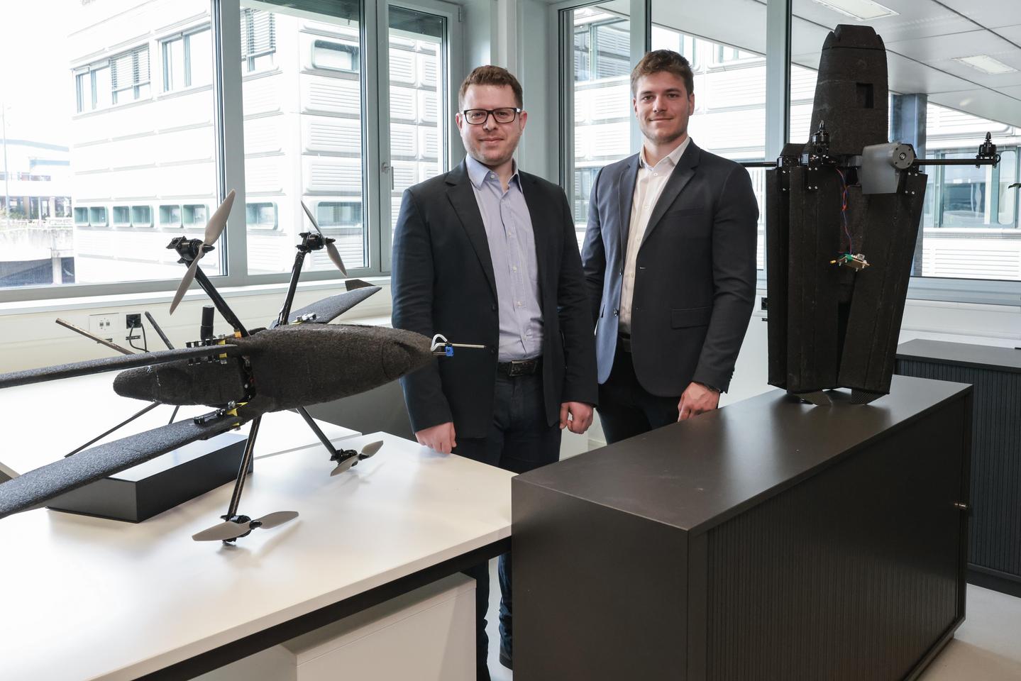 Elythor founders Harry Vourtsis and Nathan Müller, with the Morpho in fixed-wing (left) and vertical flight (right) configurations