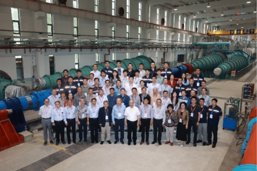 The Institute of Mechanics team with the JF-22 wind tunnel