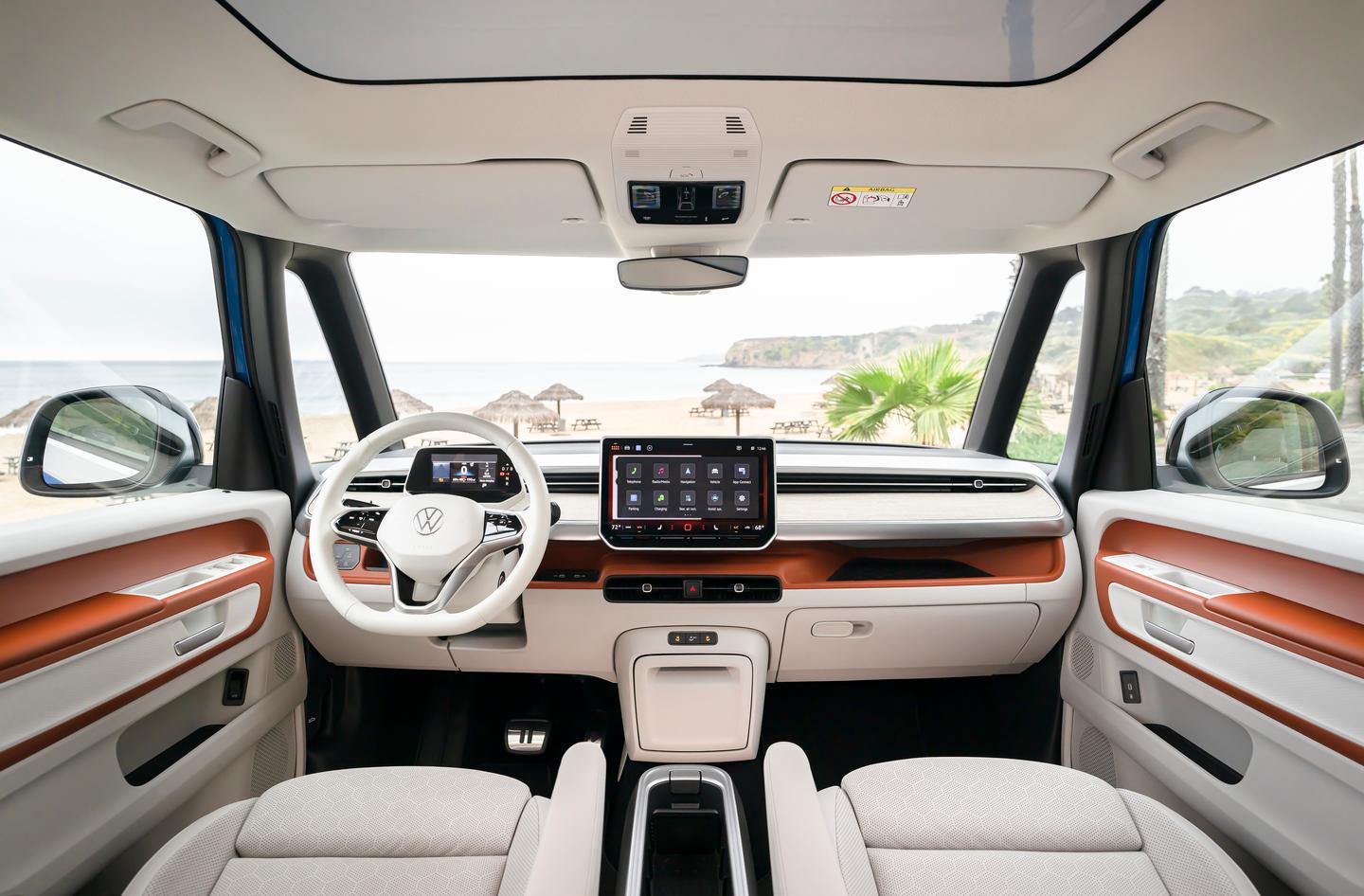 The ID. Buzz long wheelbase features digital instrument and infotainment screens