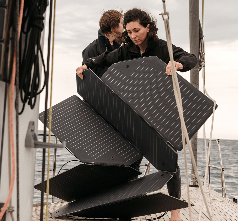 Each Levante panel system sets up and breaks down in seconds with a single motion