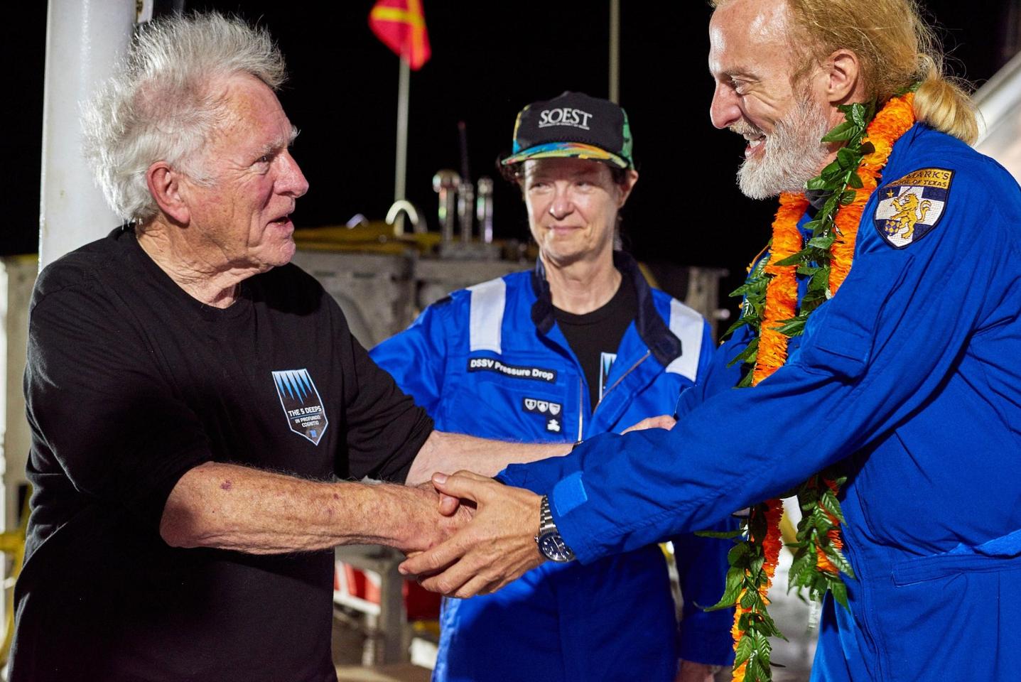 Don Walsh congratulates Victor Vescovo on his new record