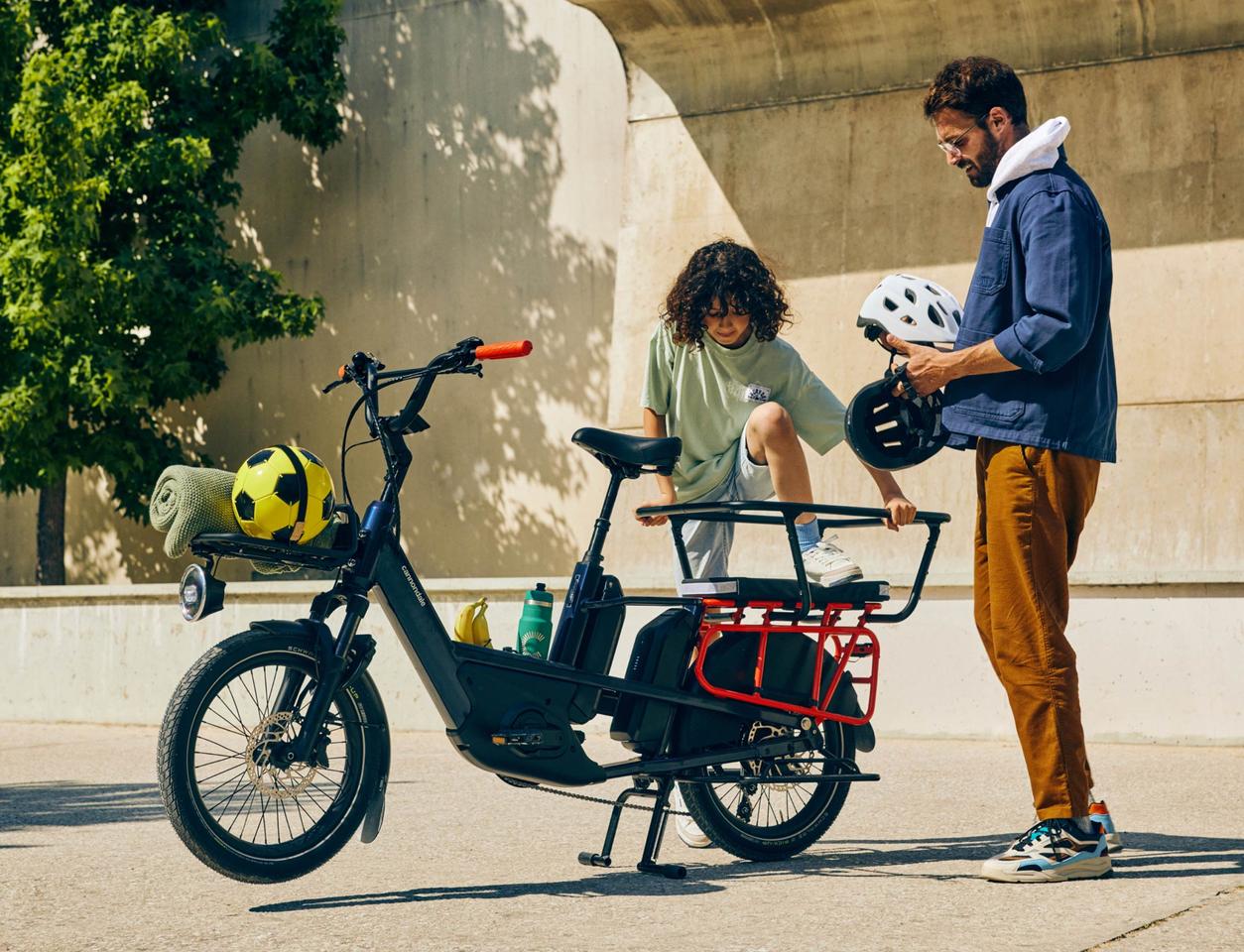 The Cargowagen Neo can haul one or two kids to school when optioned with padded seating and guard rails
