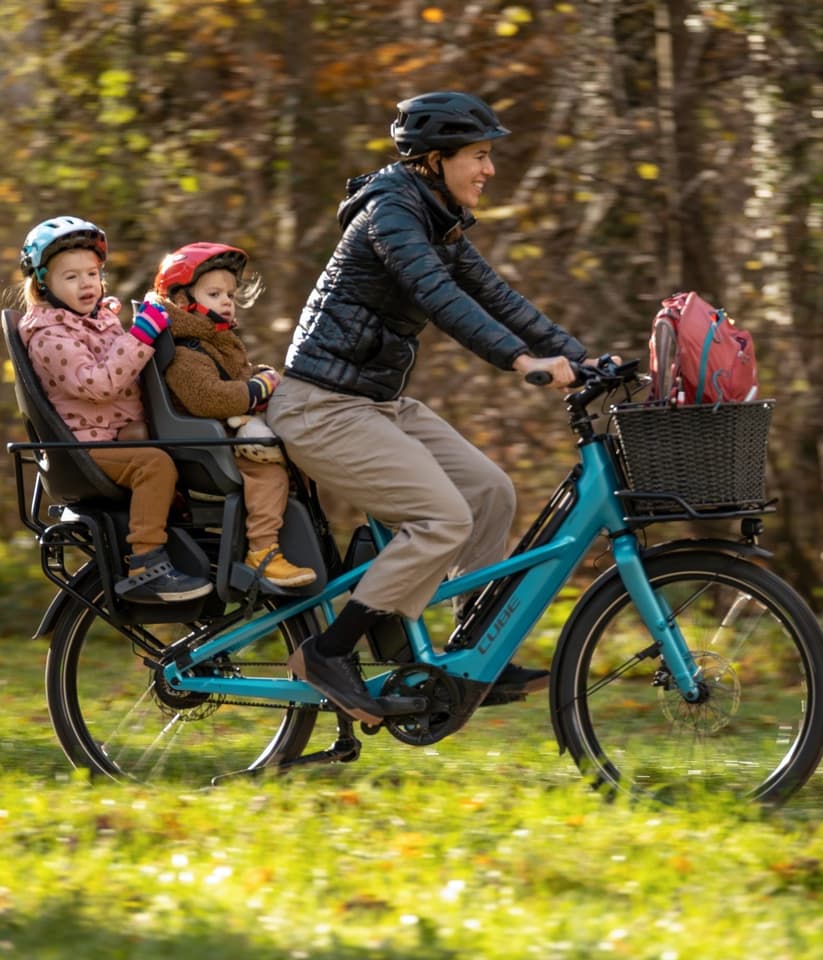 The Longtail Hybrid can accommodate traditional child seat on the "extra-long" rear carrier rack