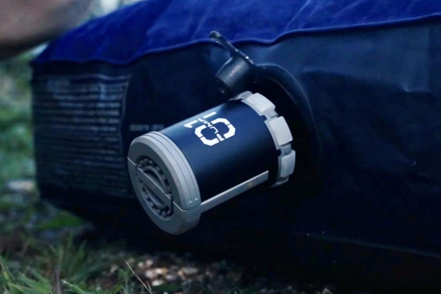 The 01 Pump comes with five different nozzles