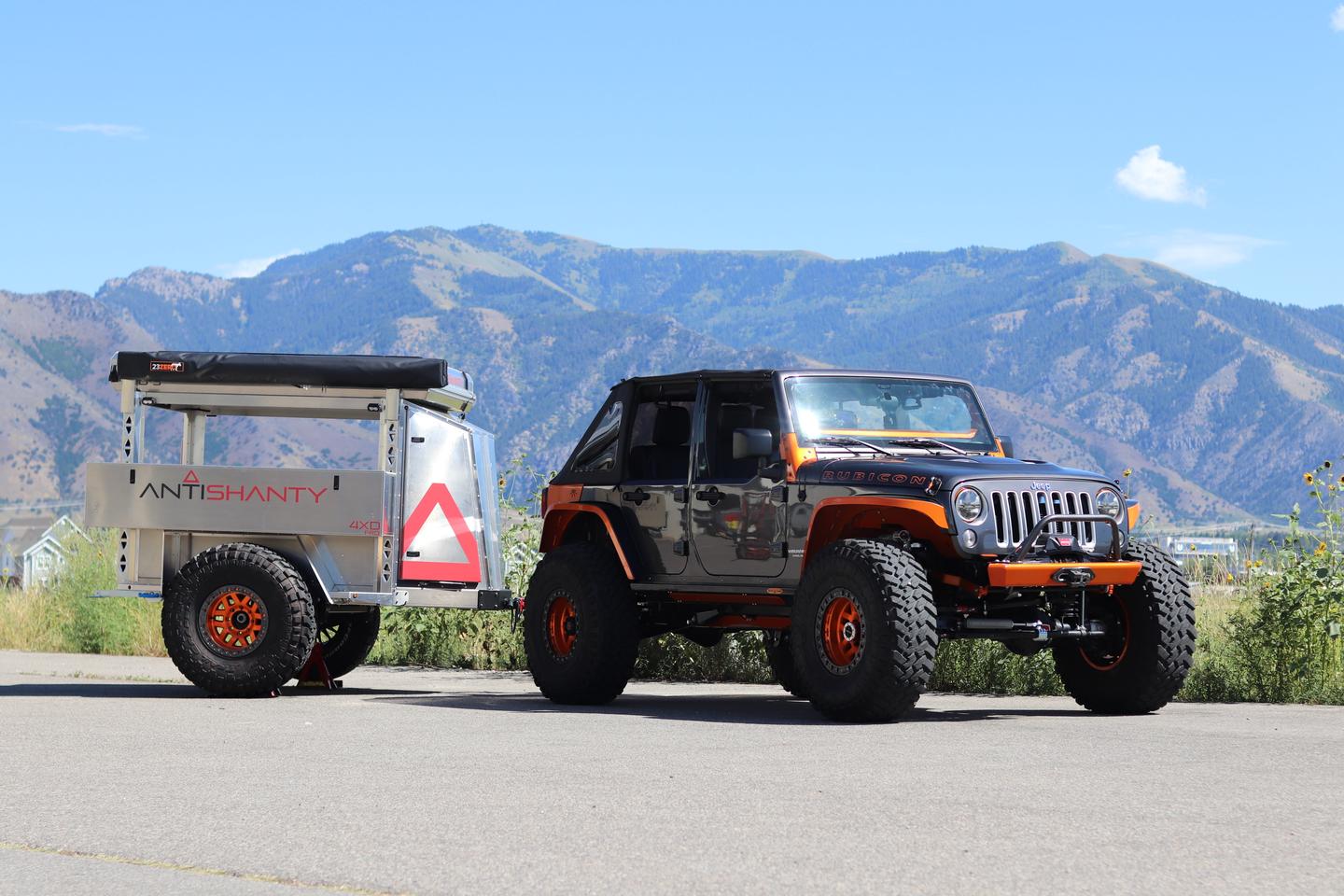 AntiShanty says it can match wheels and tires ... even if you're rig looks pulled straight off the floor of SEMA, it seems