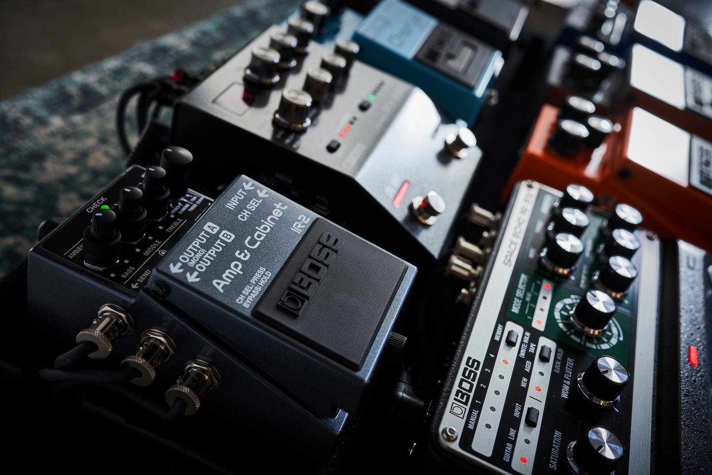 The IR-2 includes a send/return loop to enable positioning of modulation, delay and reverb effects after the amp/cab tones