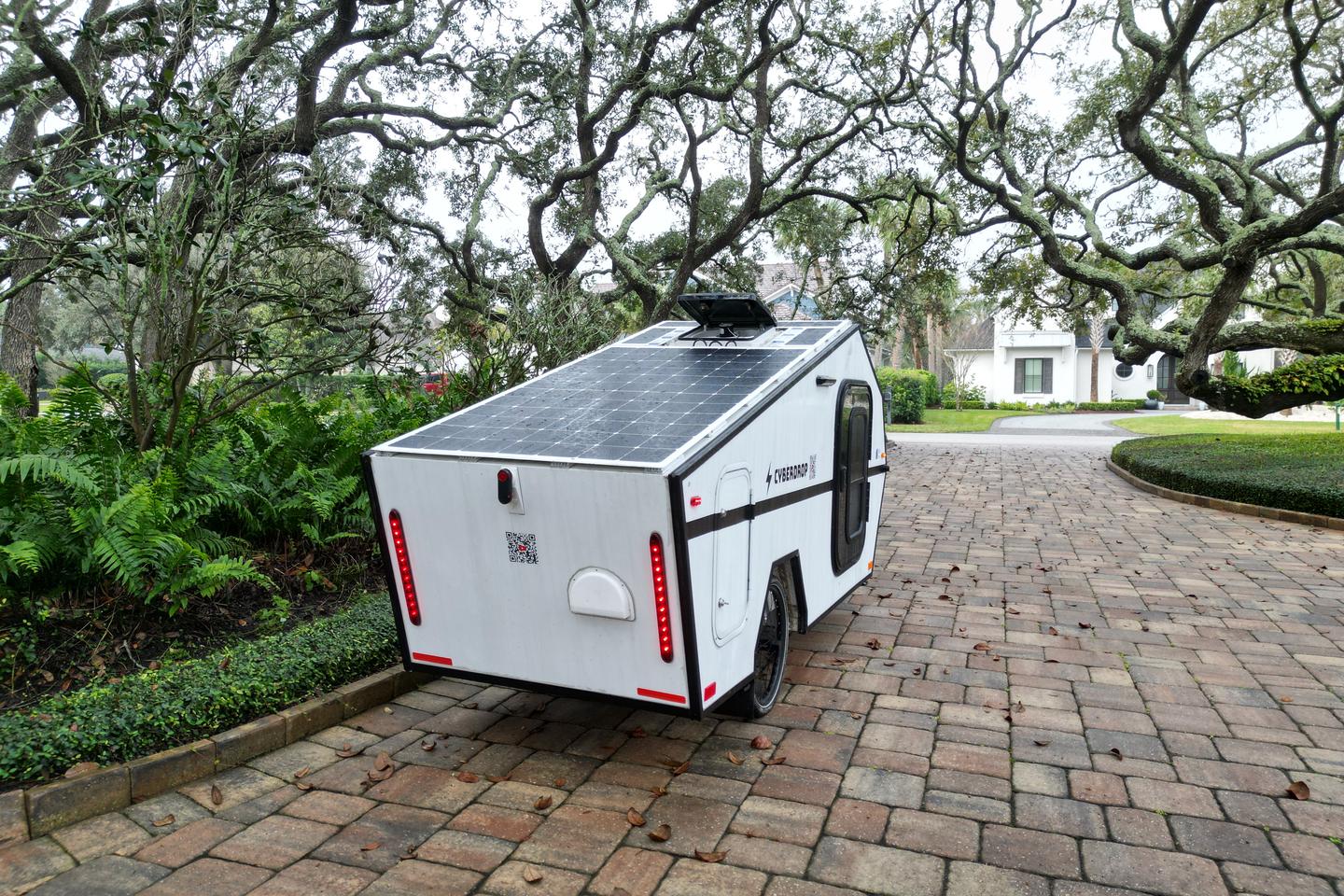 The Cyberdrop features front and rear suspension, along with four legs that can be lowered to stabilize it when parked