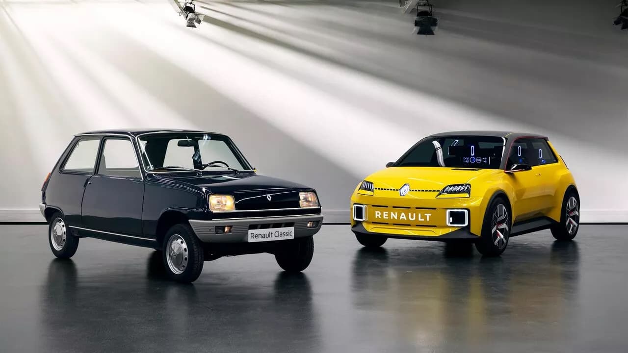 The Renault 5 E-Tech alongside the original Renault 5