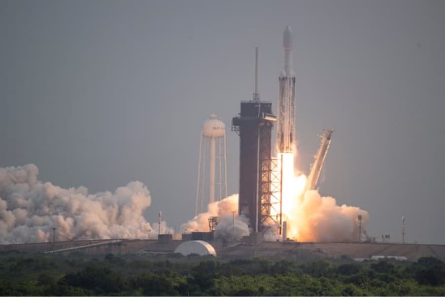 The Psyche mission lifting off