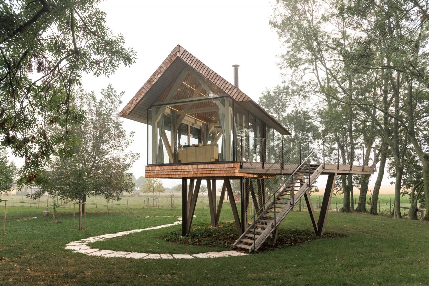 Conceived as a haven for its occupants, Zen House provides a beautiful and functional space to disconnect from the the bustle of urban life