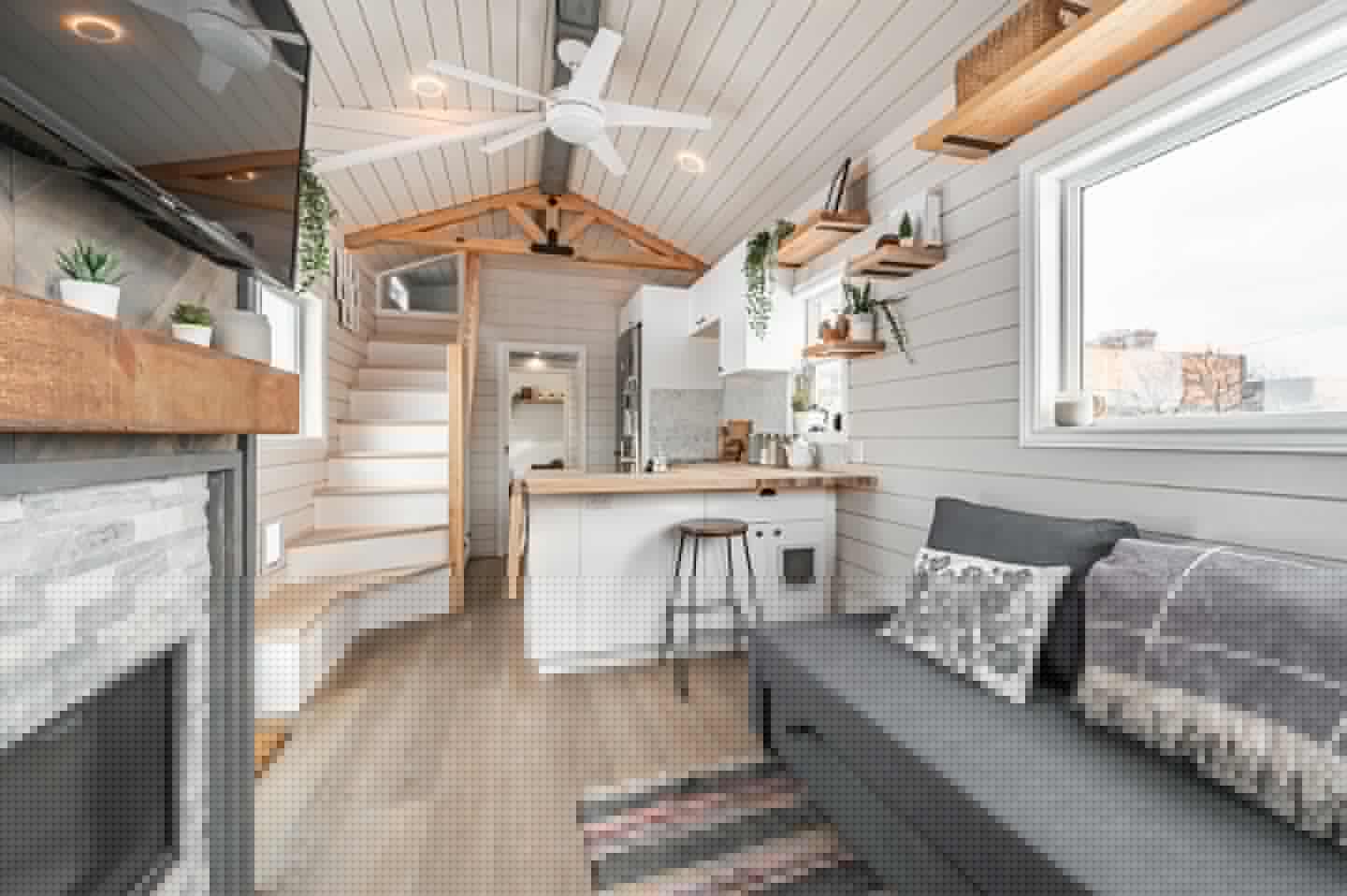The Paddock Paradise has a length of 38 ft (11.5 m) and an increased width of 10 ft (3 m), which makes the interior more spacious and house-like than a typical model